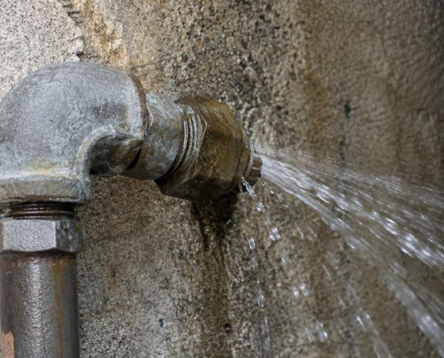 Pipeline Water Leakage